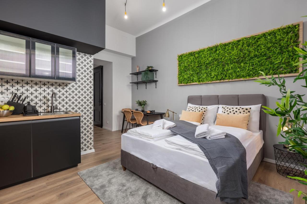 Apartments & Rooms One World Rijeka Exterior photo