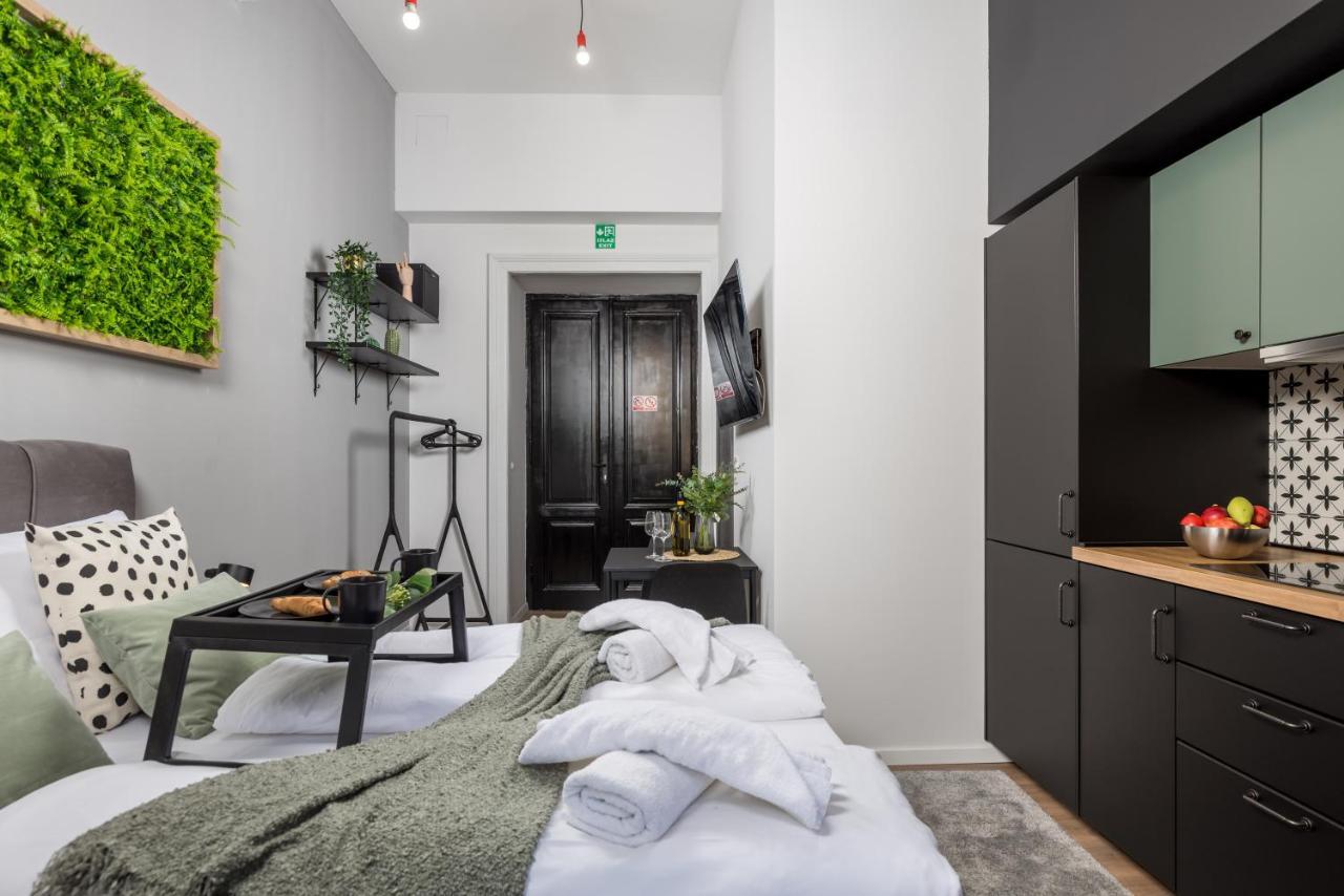 Apartments & Rooms One World Rijeka Exterior photo
