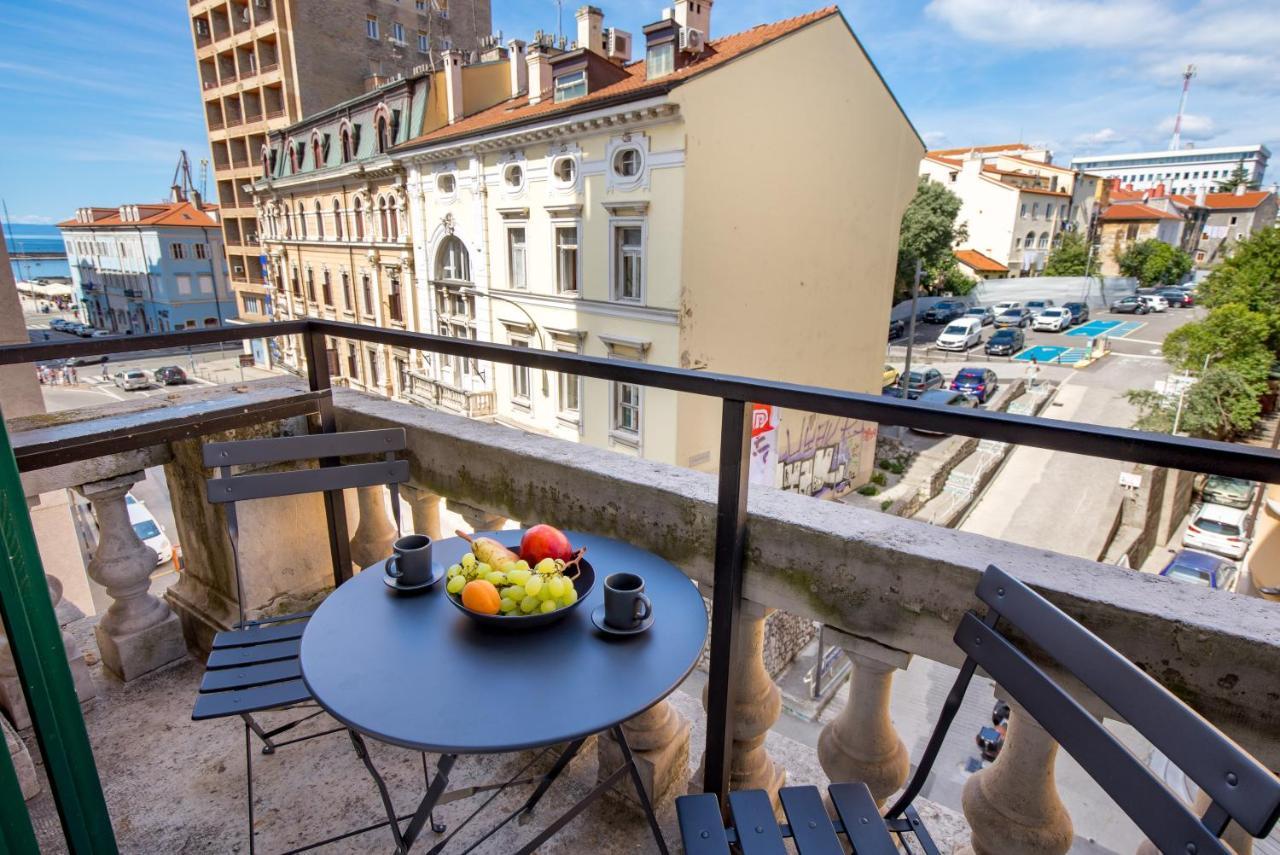 Apartments & Rooms One World Rijeka Exterior photo
