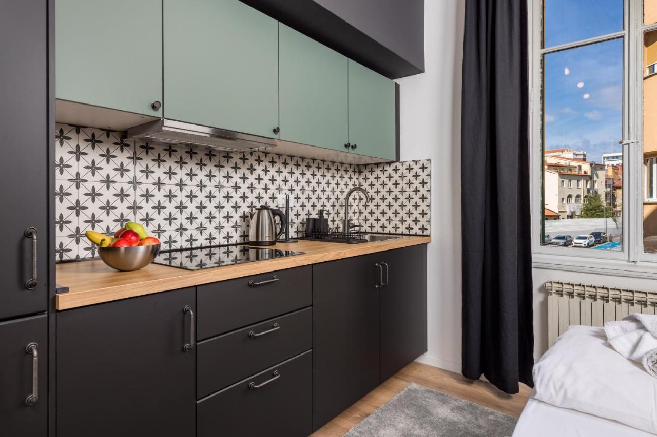 Apartments & Rooms One World Rijeka Exterior photo