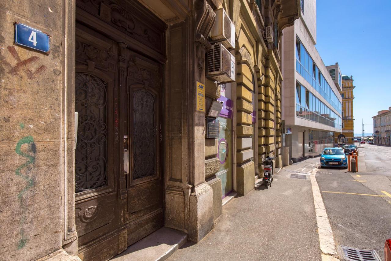 Apartments & Rooms One World Rijeka Exterior photo