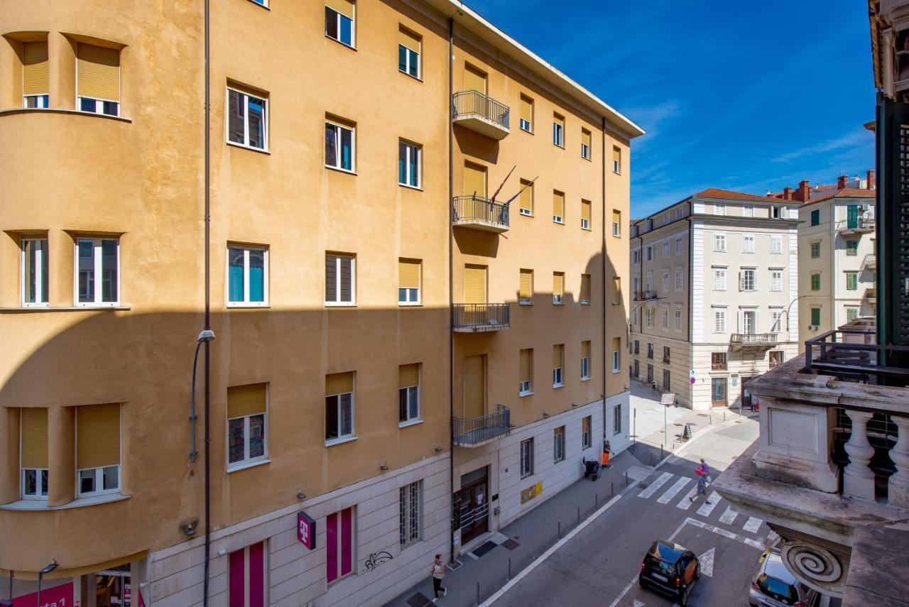 Apartments & Rooms One World Rijeka Exterior photo