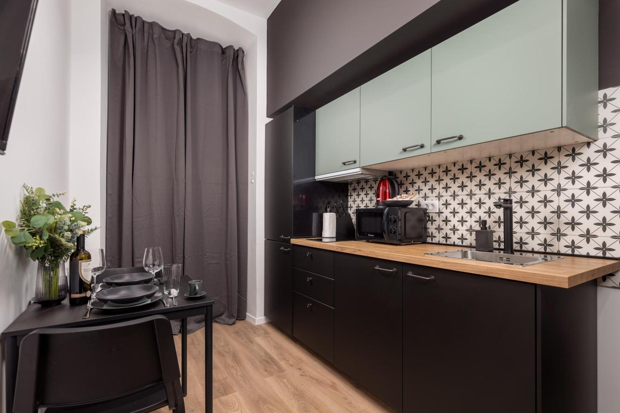 Apartments & Rooms One World Rijeka Exterior photo