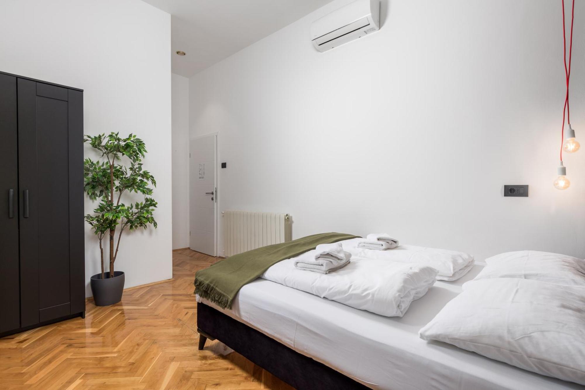 Apartments & Rooms One World Rijeka Exterior photo