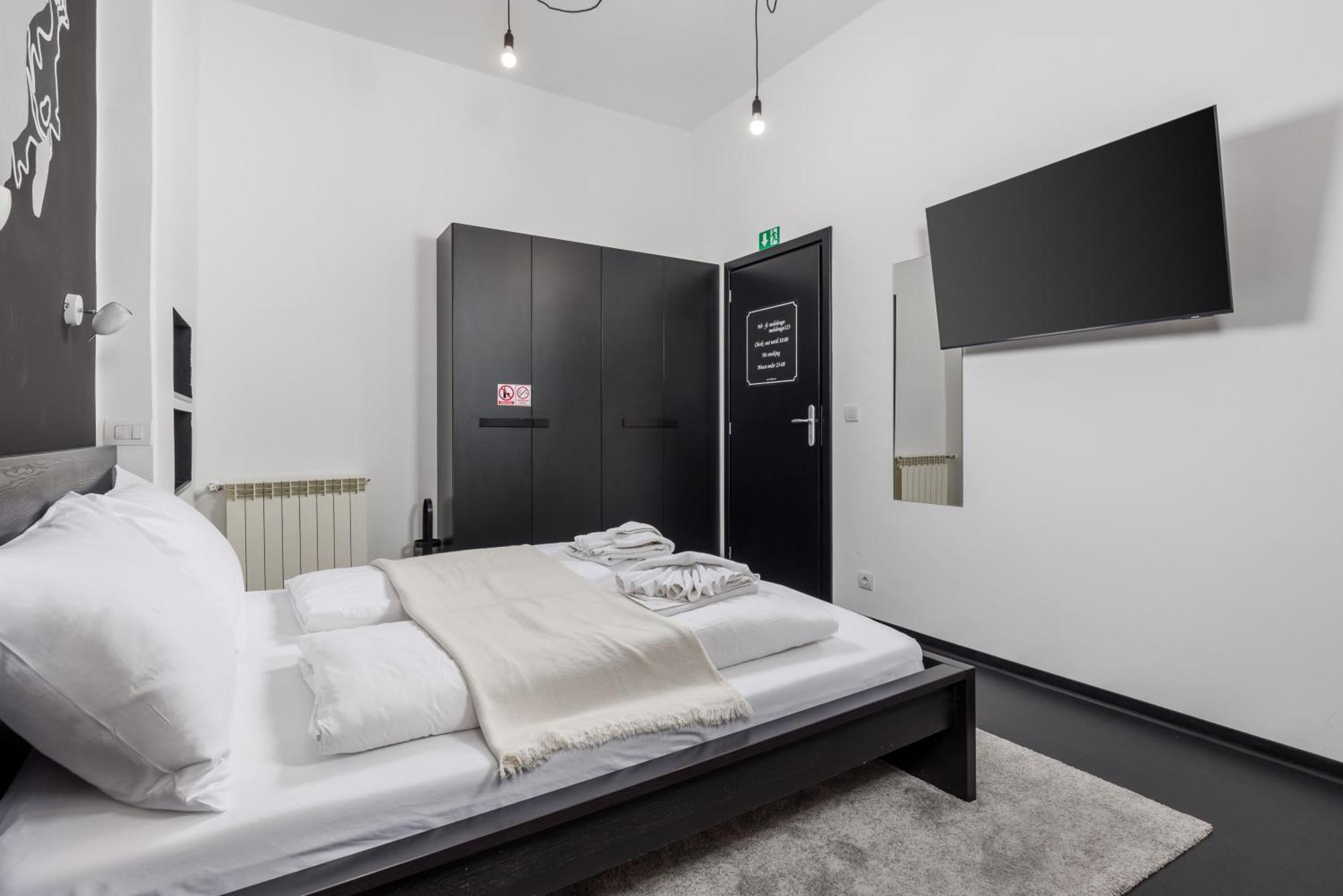 Apartments & Rooms One World Rijeka Exterior photo