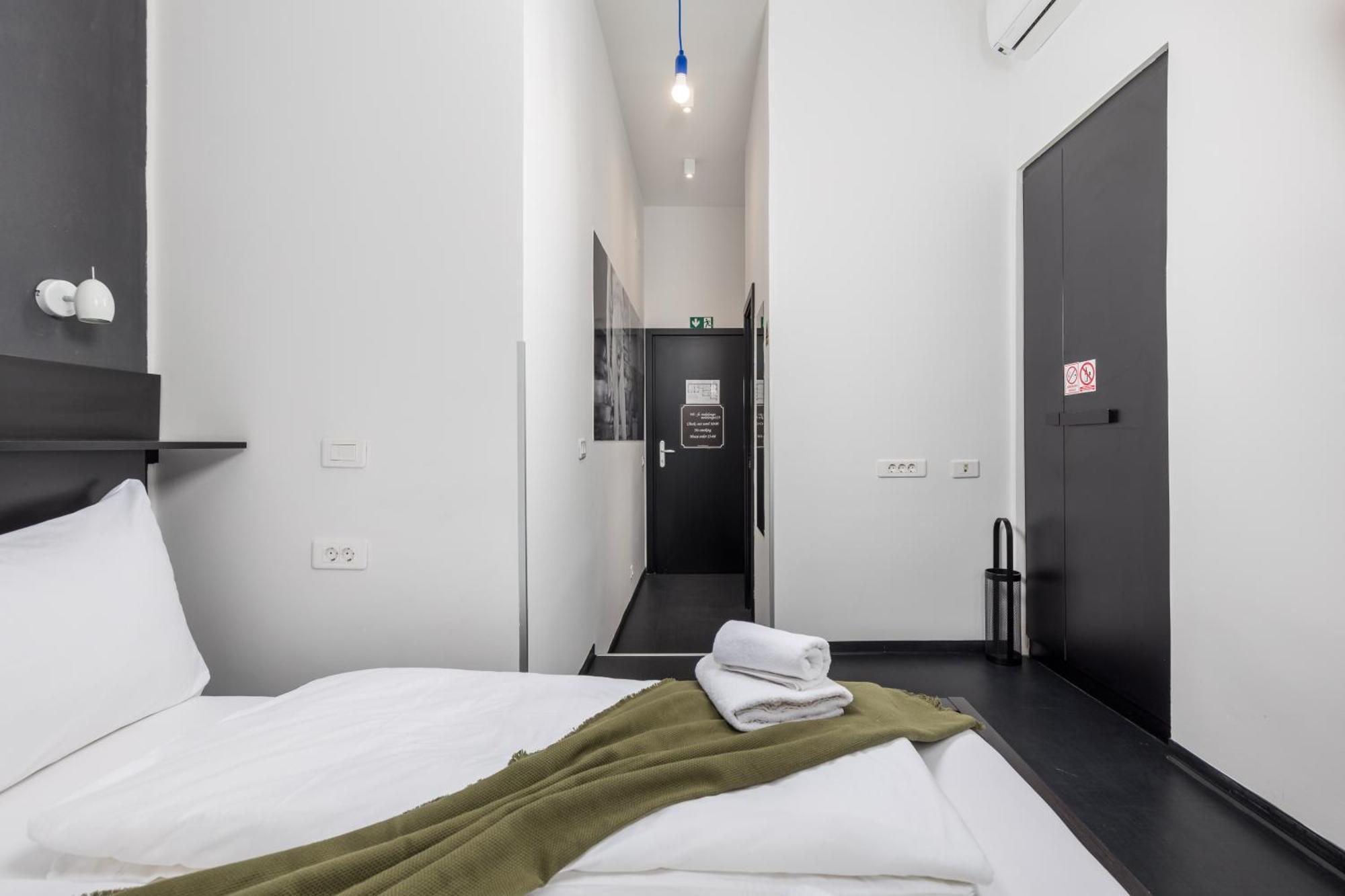 Apartments & Rooms One World Rijeka Exterior photo