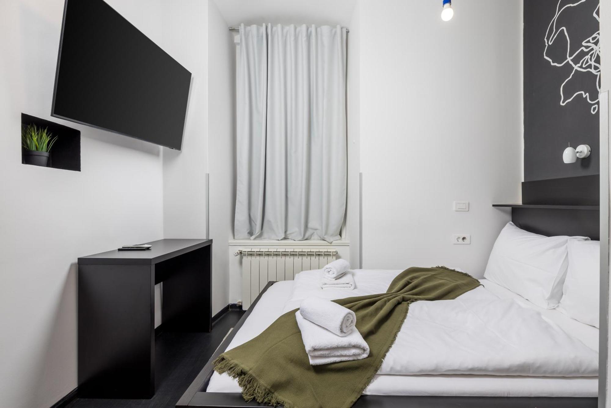 Apartments & Rooms One World Rijeka Exterior photo