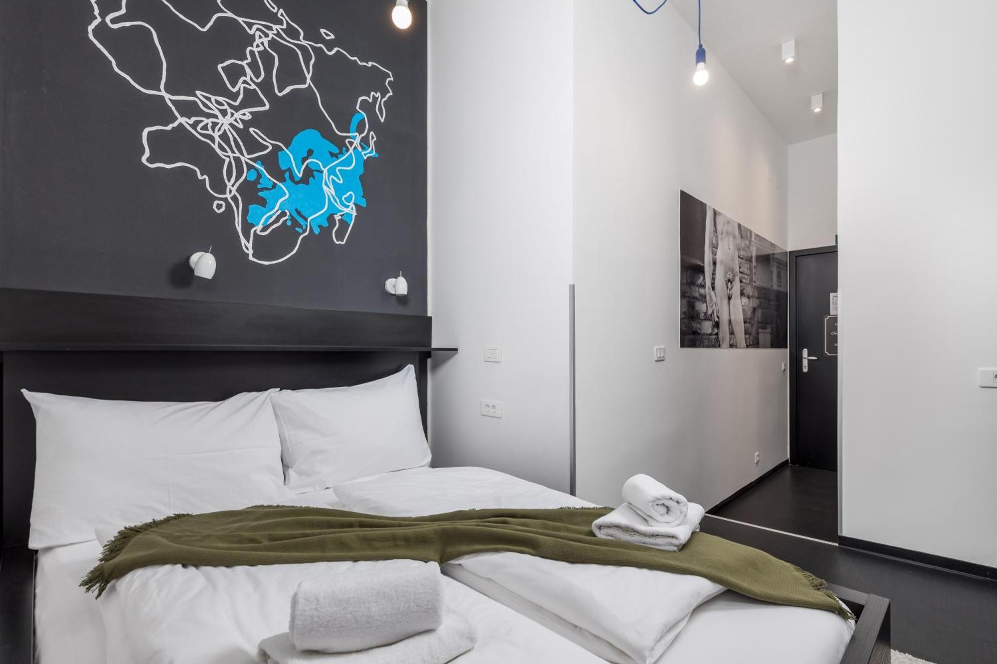 Apartments & Rooms One World Rijeka Exterior photo